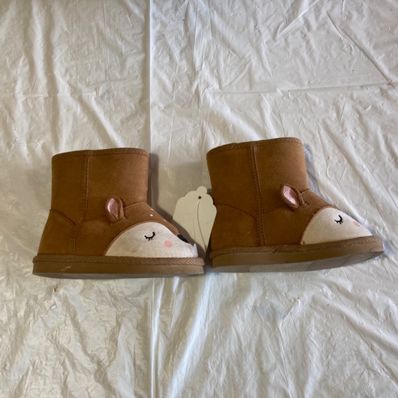Old Navy Kids Deer Face Boots - Picture 4 of 7